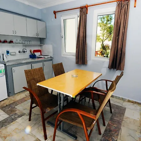 Hanedan Flora Hotel de apartamente Foça