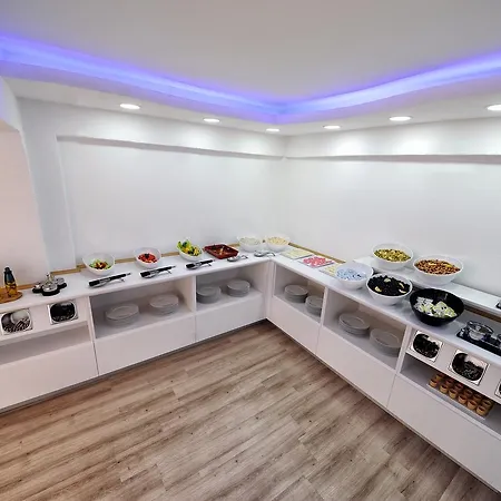 Hanedan Flora Aparthotel Foca