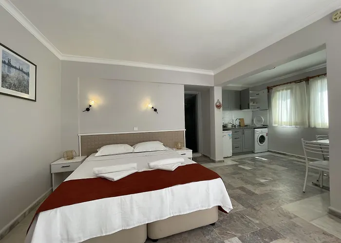 Hanedan Flora * Foça