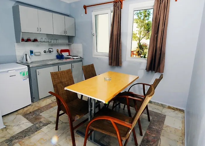 Hanedan Flora Lejlighedshotel Foça